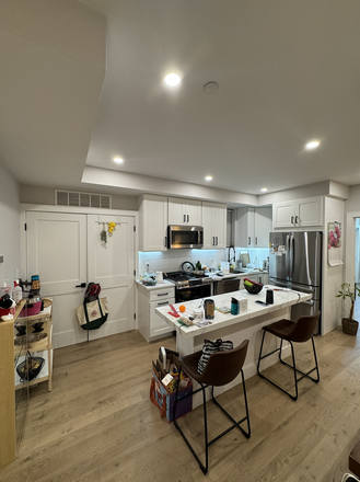 Call NOW for showings! 617-236-8550 - MAVERICK ST - *NO FEE* LUXE 3 OR 4BR CONDO AVAIL *7/1 8/1 OR 9/1/2026* IN JEFFRIES PT W/ IN UNIT W/D