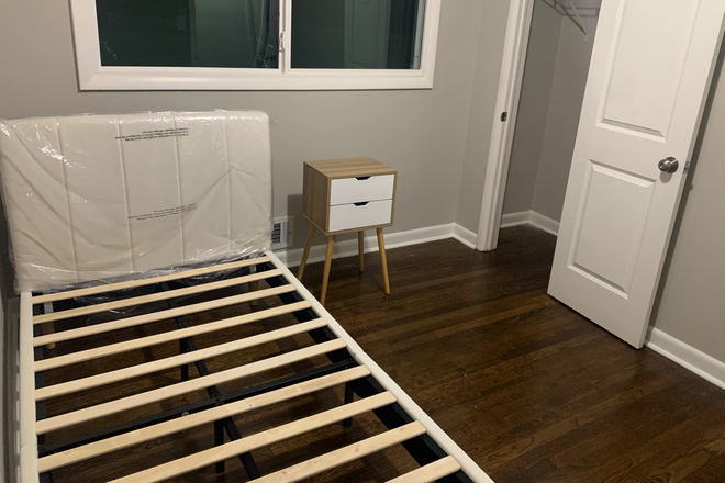Bedroom (With Furniture for viewing; Not Included) - 1 Room available in East Point Area / Shared Housing / GSU Students House