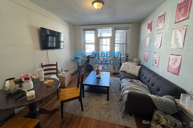 Living Area - 3 Bed 1 bath CONDO steps to campus!!
