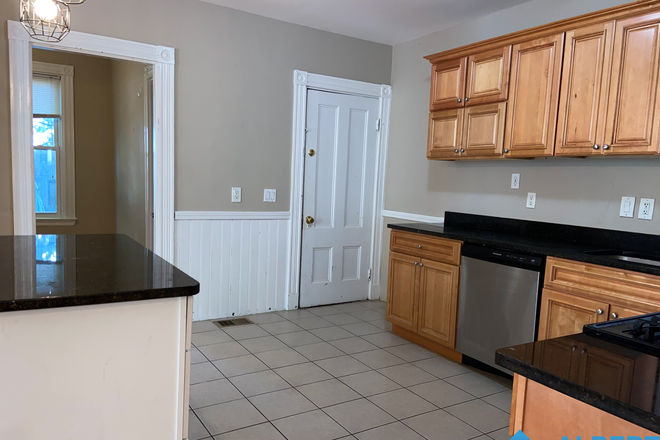 Kitchen - Spacious 4 Bed 1.5 Bath on Sachem!! Apartments