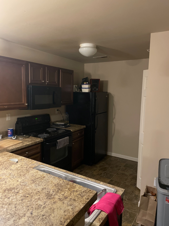 Kitchen - Lark West Lafayette Apartments