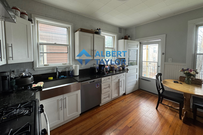 Kitchen - 5 Bed in Porter Square!! Perfect Location