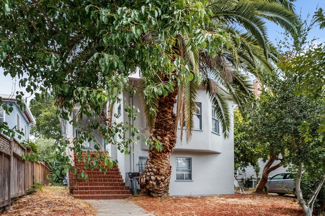  - Fantastically Located Garden Apartment