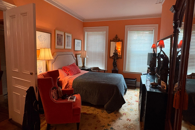 Floor-Through 3 - LARGE, FULLY FURNISHED FLOOR-THROUGH - LONGWOOD MEDICAL AREA-NO LEASE/LAST MONTH Townhome