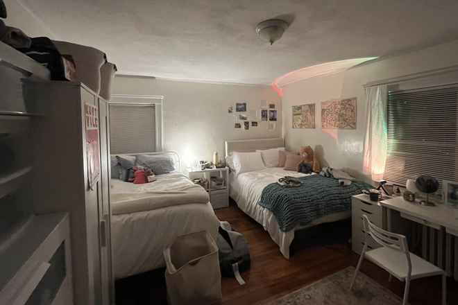 Bedroom - *SPRING SEMESTER 2026* 2 Person Bedroom on 21 Gerald Rd.