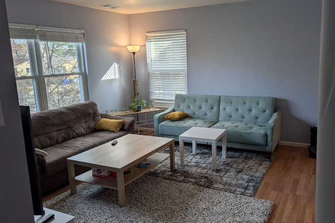 Living Room - 3-7 Month Sublease, Furnished, Close to campus and Trader joe's