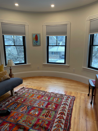 Bedroom - Fully furnished room in Sharon-off-st. pkg, all incl., 8 min. walk to MBTA 20 mins to Ruggles