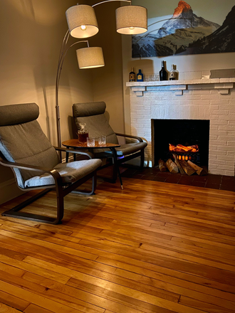 Great room (can be used as a third bedroom) - HEART OF HARVARD SQUARE! FURNISHED BEDROOM IN 2B APARTMENT - NO BROKER FEE