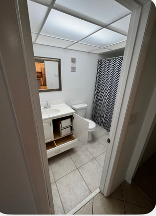 Privet bathroom - Casa Del Rio Apartments