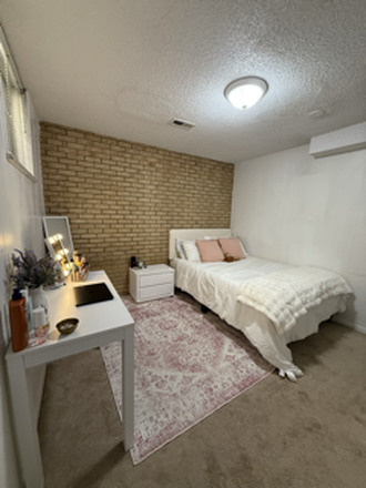 Bedroom that is available, it is a big room - SUBLET FOR 1 BEDROOM IN 3 BEDROOM APARTMENT WITH 2 BOYS. Super fast walk to campus!