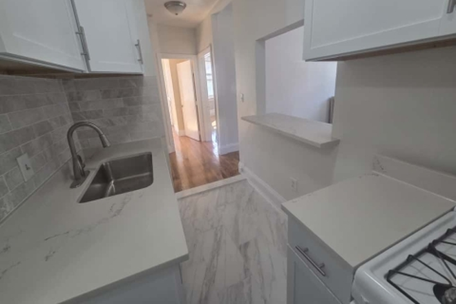  - 100 Saint Marys St