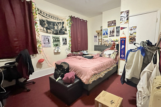 bedroom - Fenway 3 bed with updated kitchen - only 25% broker fee! Apartments