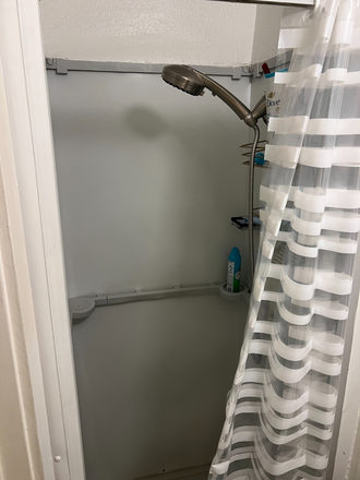 Shower - University Avenue/9th Sublet House