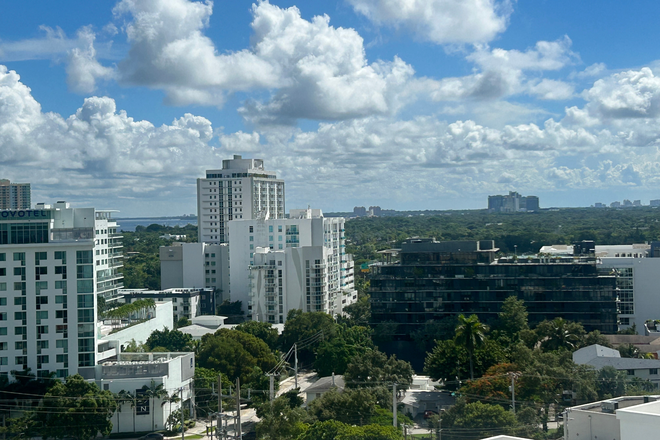 Balcony view - Roomate for 2/2 Brickell Apartment