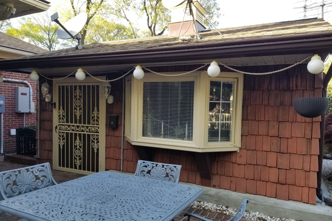 Outside Front - Buffalo Cottage