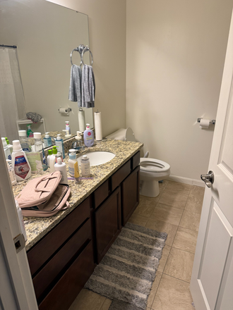  - Large 3 Bedroom Apartment