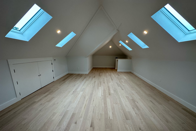 Loft Bedroom - 2026-2027 Junior Year Fall and/or Spring - 241 Foster Street Unit 2, 6 Bedrooms Duplex