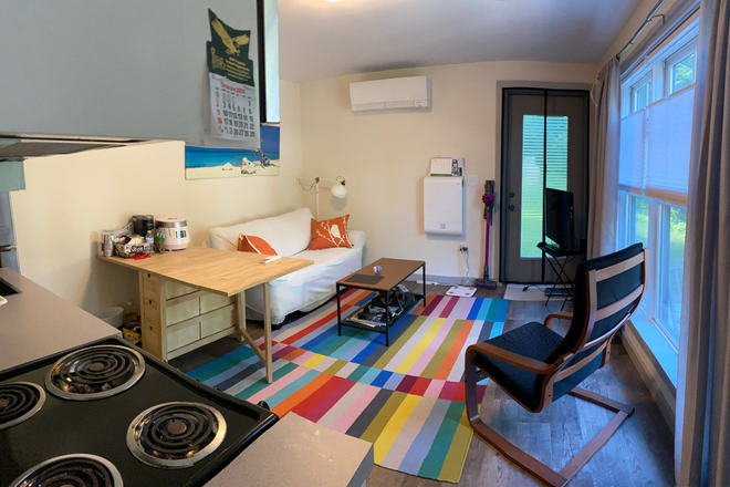 living area - Newer, one bedroom, quiet, private Duplex