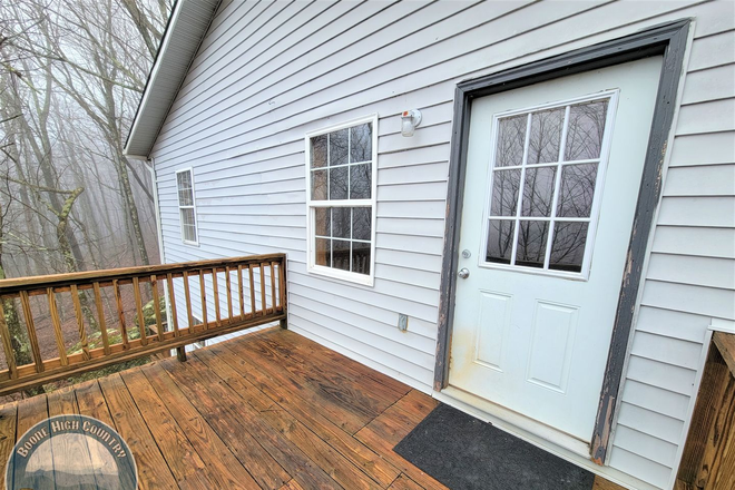 Photo - 387 Sugarloaf Rd Apartments