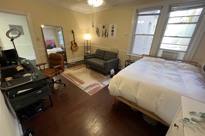 Bedroom 1 - Potomac House of Georgetown - 2 bedroom Units