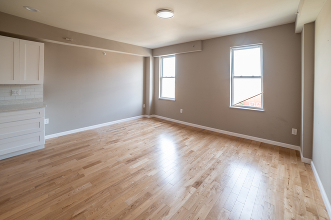 Living Room - Beautiful Bright Studio Steps From Campus Apartments