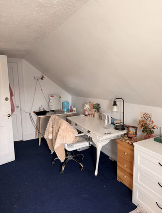 - - WELL PRICED 4 BED 2 BATH NEAR TUFTS Apartments