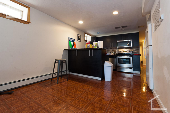 Kitchen - Ideal Location! 3 Bed w/ 2 Full Baths! Contact Me Now For A Showing-9/1/25 Apartments