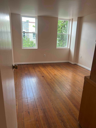 Bedroom, can be furnished if requested. Two new windows! - Private 2nd Flr. w/ Private Bath, BR, Walk-In Closet. Super Central Location! 350 sq ft. Townhome