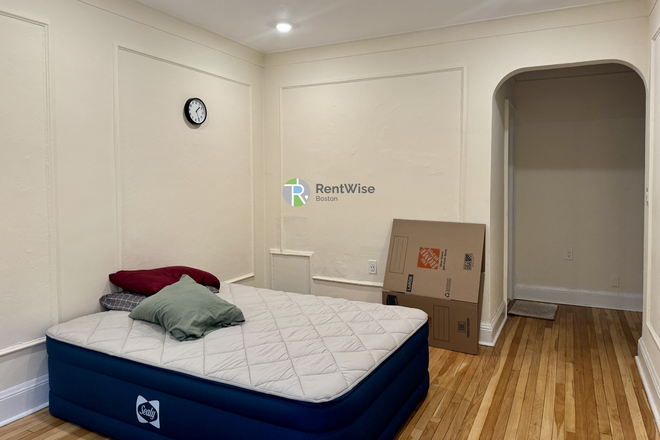 1 - 1 Mo Free – Brighton 1-Bed w/ Heat & HW Incl + Laundry Apartments