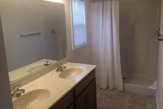  - 3 Bedroom 2.5 Half Bath House with 1 car garage