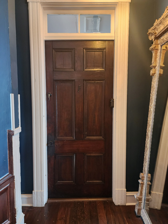 Front door - Gorgeous Victorian Downtown Charleston Apartment 1500sqft