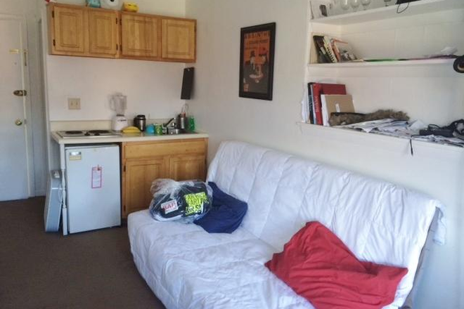 hubrealtyproperties.com - Live in the heart of Back Bay, fantastic Newbury St studio apartment