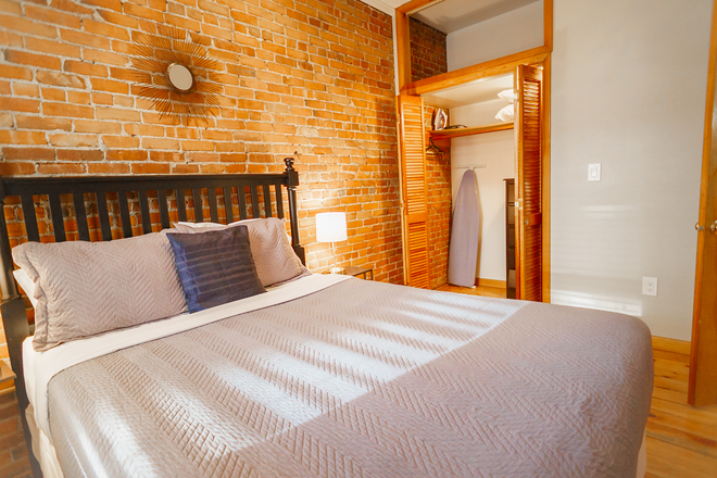 a - Close to Prudential!!! Apartments