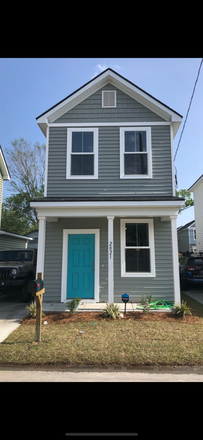 Exterior of Home- 2 vehicle driveway with parking included! - Newer 2 Bedroom/2.5 Bath Home— Only 4 miles from MUSC Downtown!!