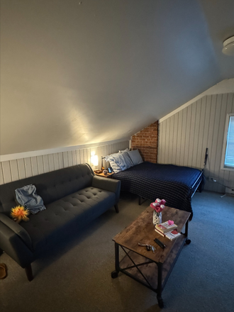 View from entrance - 1 Bedroom Sublease at 961 Pennsylvania Ave House