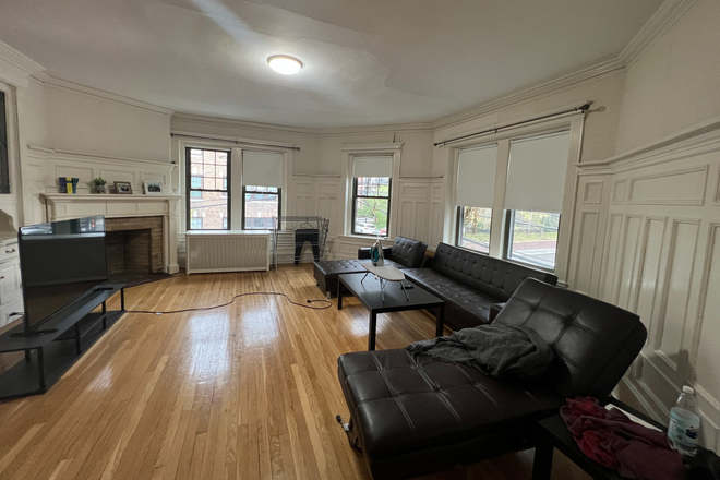 - - Available 06/01/26 – Oversized 3-Bedroom in Prime Longwood Medical Location Apartments