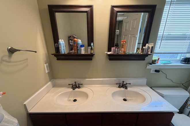 Bathroom Pt 1 - MORRISVILLE (25 min to DUKE/UNC) — TWO rooms + your own private full bath — $937.50/mo Townhome