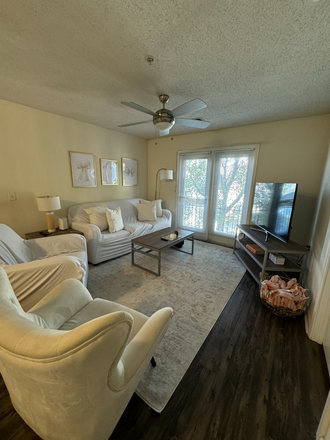 Living Room - Society 865 Apartment Close to Campus