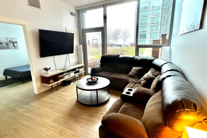 Living Room - Luxury Summer Sublet (with Pool & Gym): 2BR, 2.5 Bath Apt in Center City