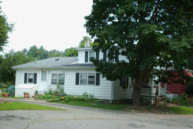 Country living, yet close to UMASS - 144 Summer Street - 3BR House