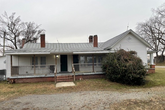 Side of house - Country living close to the CIty House
