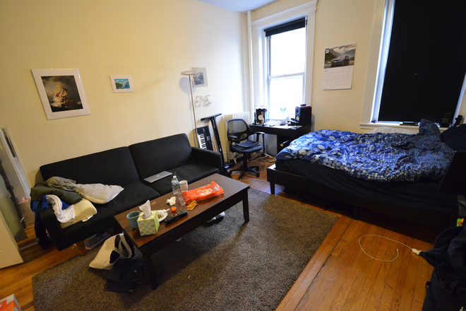 1 Bed Split - 20 Hemenway St. - Avail 9/1 - Awesome, Spacious, exposed brick 1 BR Split on Hemenway Apartments