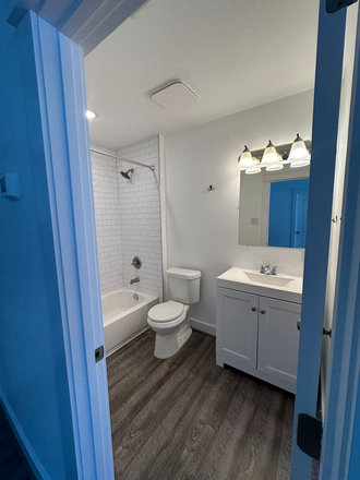 Bathroom - Short Summer Semester Sublease Near Rice Village Duplex