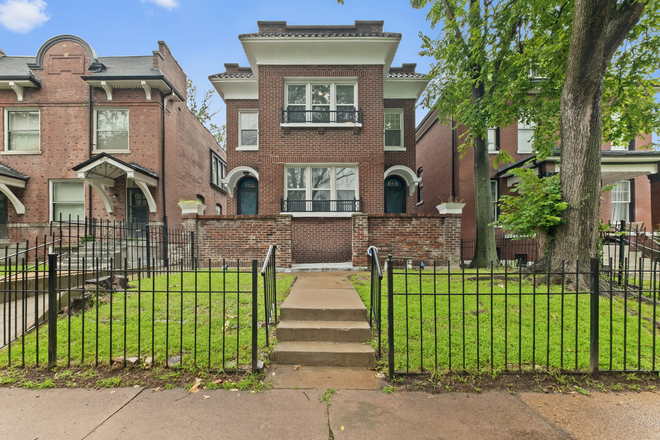 Front of property - 3/1 Newly Rehabbed, Close to Campus Wash U