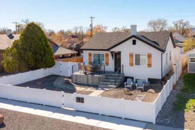 Front view of house - NEW Listing:  245 Belford Ave- FURNISHED:  4 br 2 bath house:  8 blocks to CMU, 8 blocks to Main St.
