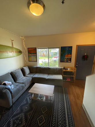 Living Room - AG Camps Townhouse, 2 blocks from campus