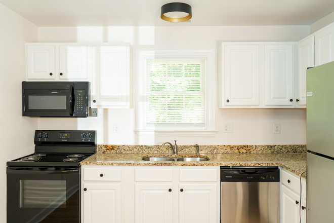 Kitchen - 107 Cresap Rd -Walk to UVA!