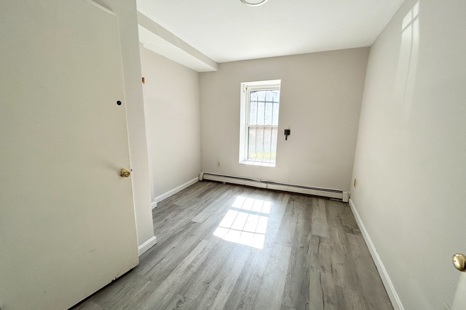 Living Space - South End 3 Bed Hammond St Apartments