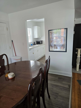 Dining Room into Kitchen - Room in Trinity Properties Townhouse