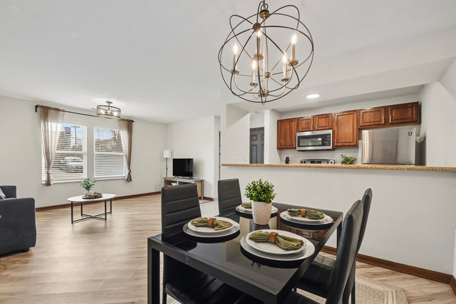 Dining Area with Kitchen - Gold Apartments | 2BD/2BA | Bike Path to Notre Dame | Available Now
